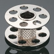 Spole Bernina metall. 25 st med mjuk plastbox.