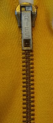 Dragkedja gul 22 cm ej delbar metall, 6 mm