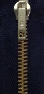 Dragkedja blå 12 cm. Ej delbar.