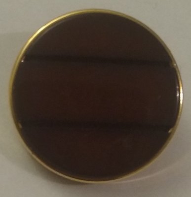 Knapp 27 mm Ø Gul/Brun/Svart