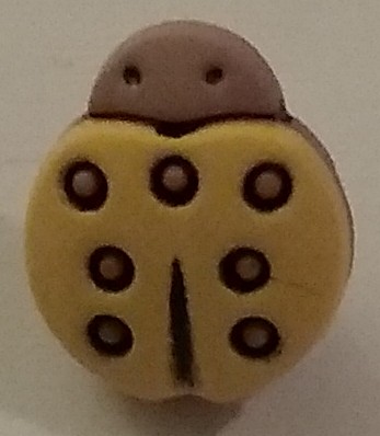 Nyckelpiga. Gul. 13 mm * 16 mm